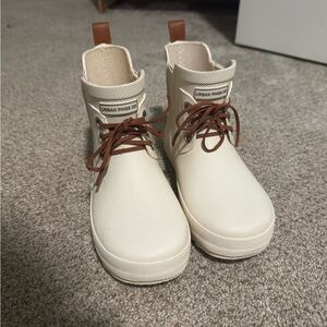 Kids Cream Boots